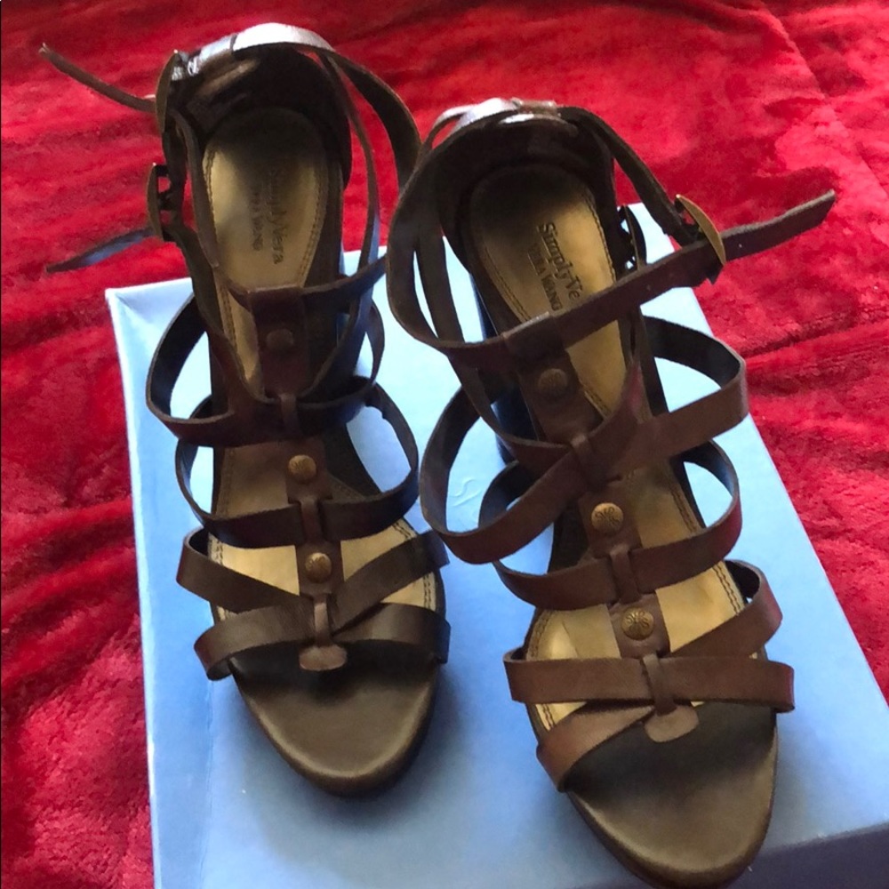 Simply Vera Heels